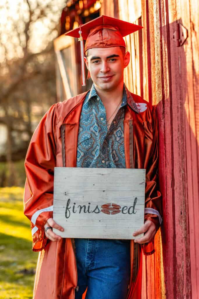 Austin-Senior-Photographer-barn-ranch-burnt-orange